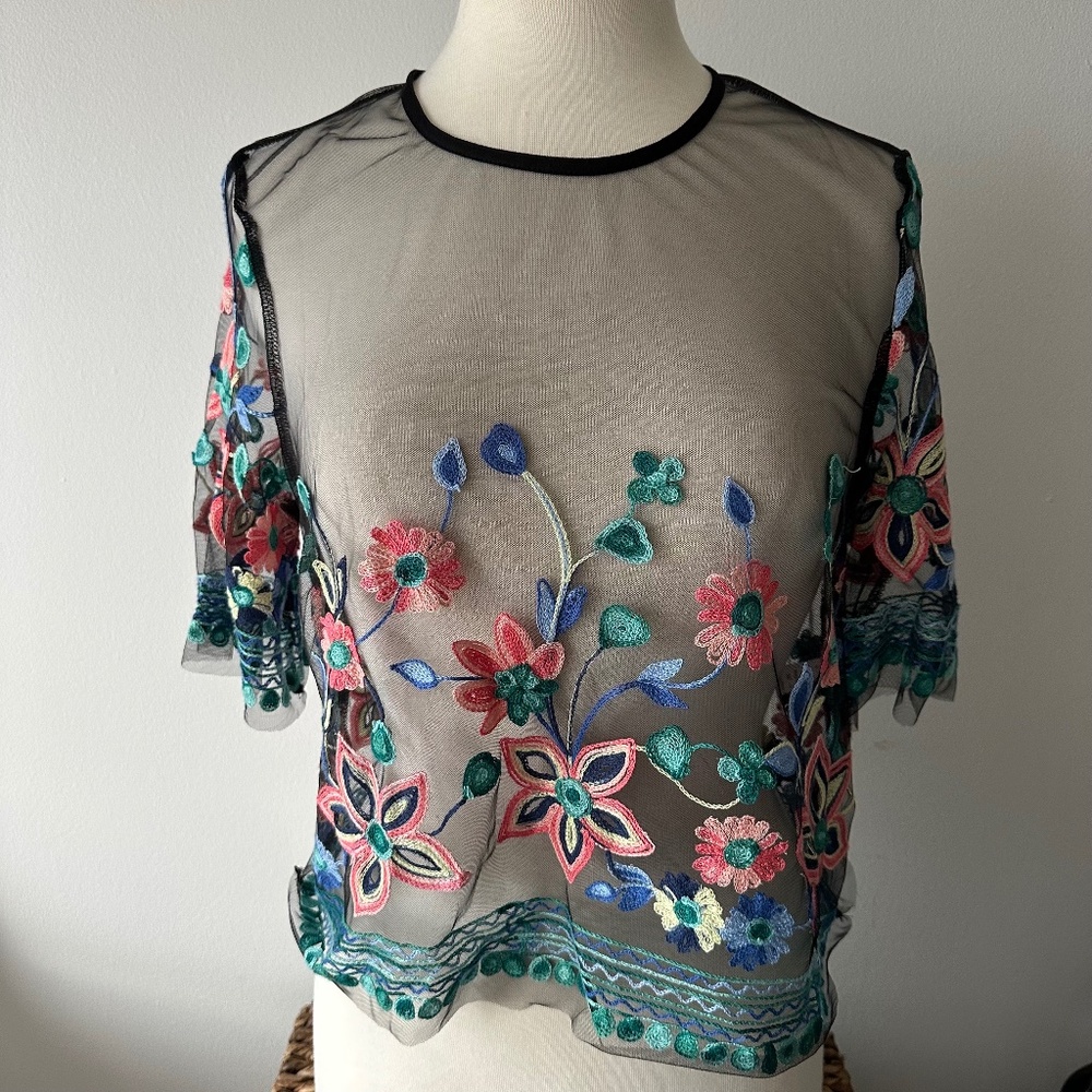 SHEIN Embroidered mesh crop top Size L